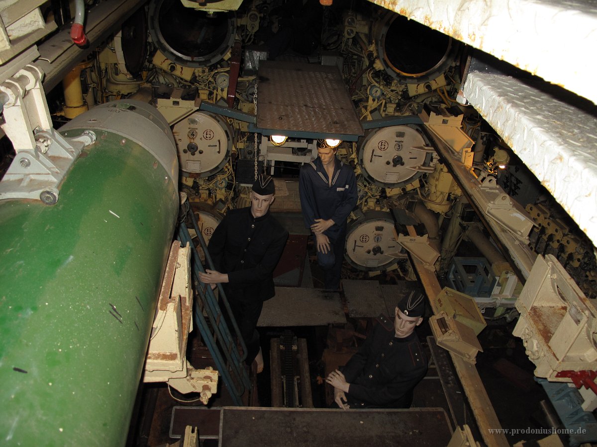 Hamburg 033 - U434 Torpedoraum